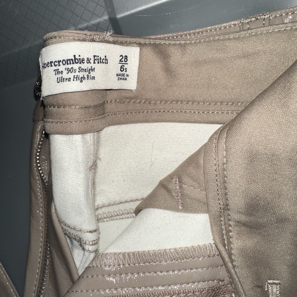 NWOT Abercrombie pants - Picture 2 of 2